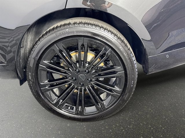 New 2026 Land Rover Range Rover Long Wheelbase SE image 33