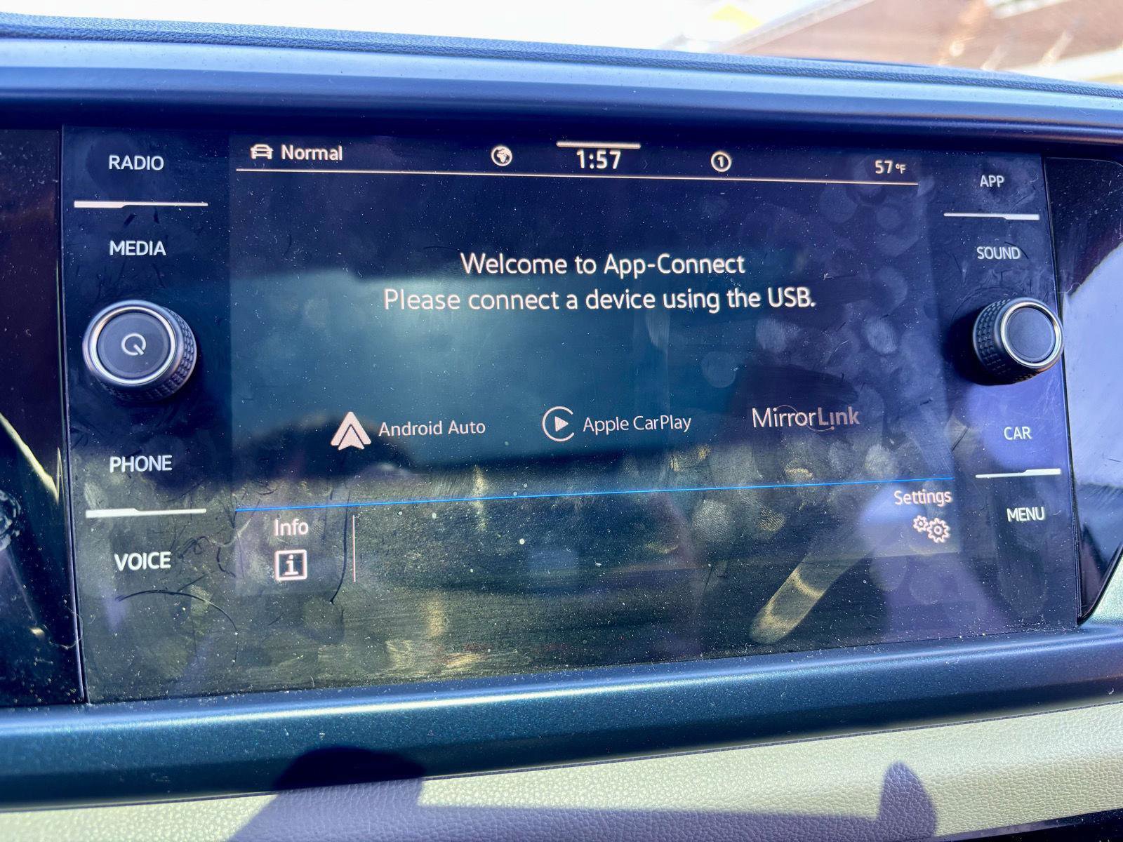 Used 2022 Volkswagen Taos SE image 35