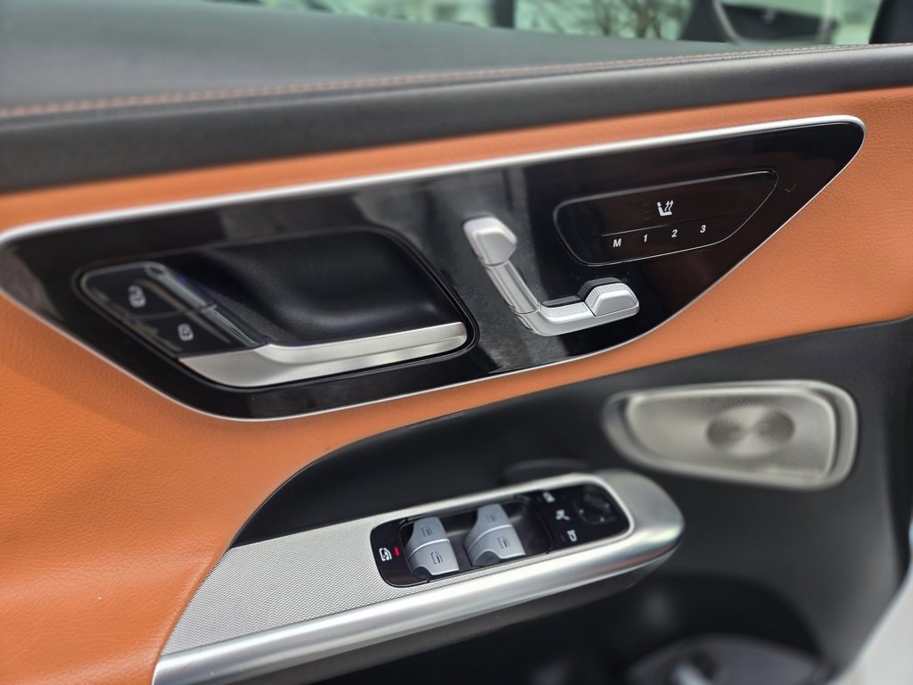 Used 2023 Mercedes-Benz GLC 300 4MATIC image 14