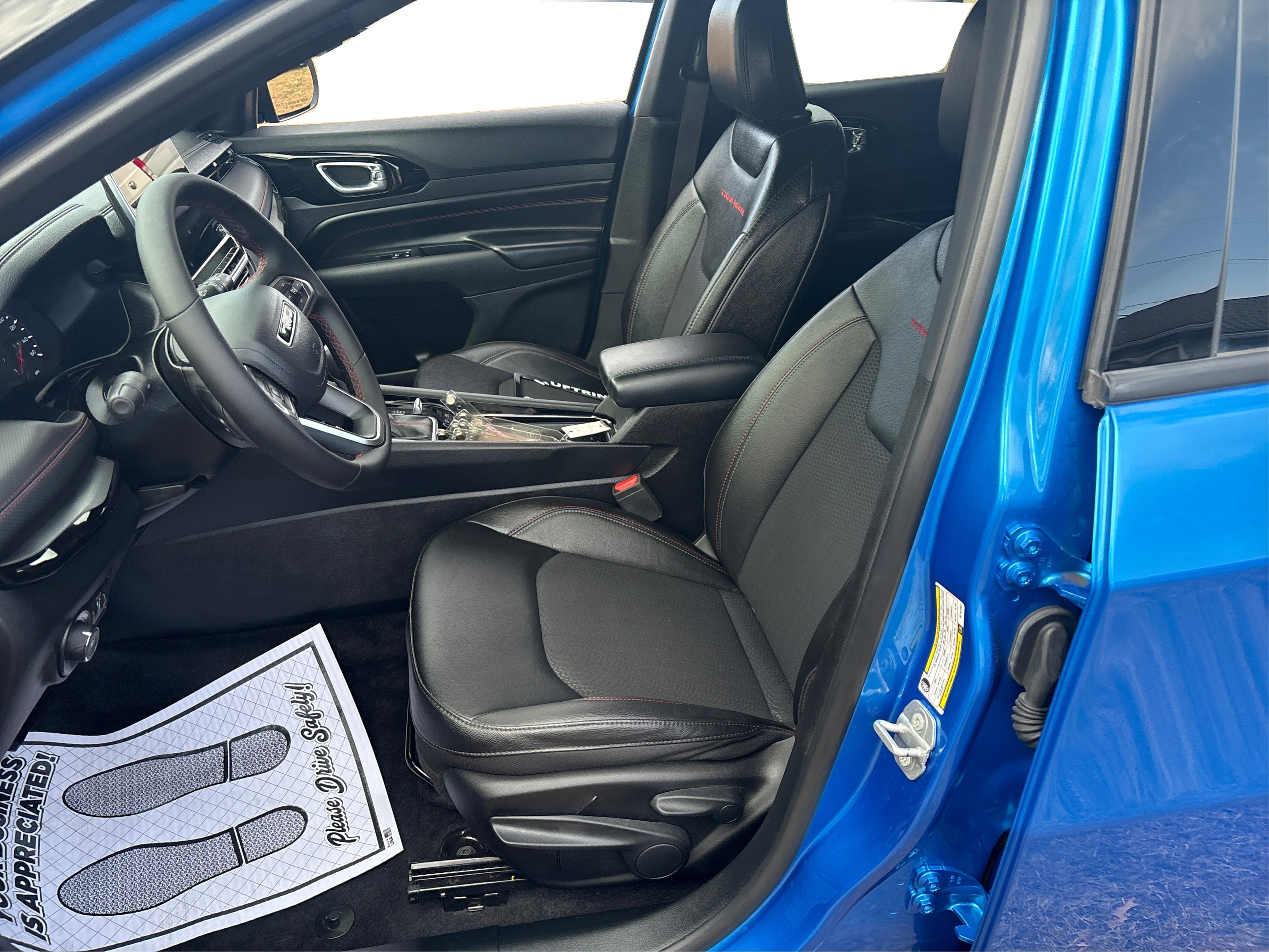 Used 2024 Jeep Compass Trailhawk image 9