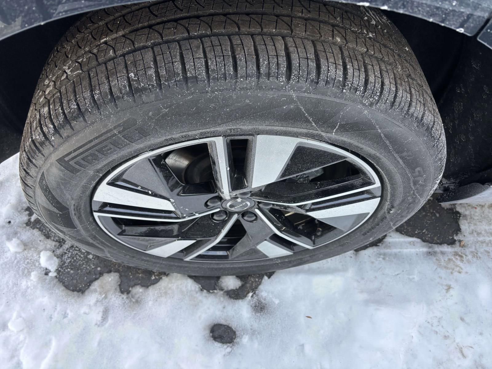 New 2026 Volvo XC60 B5 Plus w/ Protection Package Premier image 8