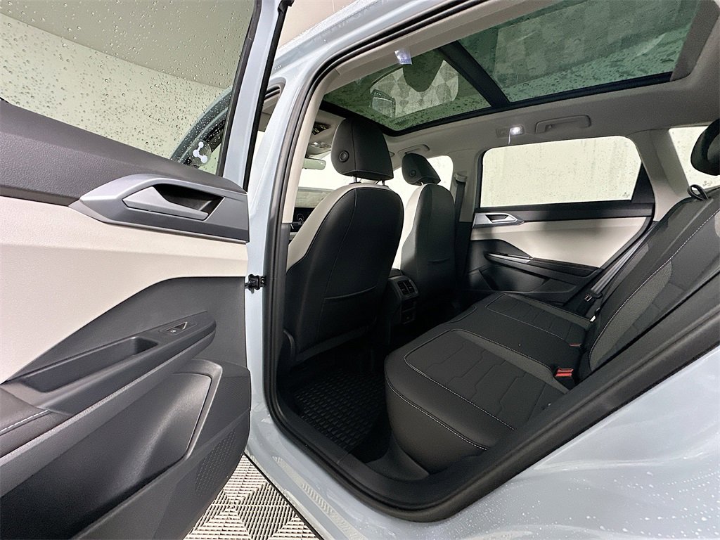 New 2025 Volkswagen Taos SE image 17