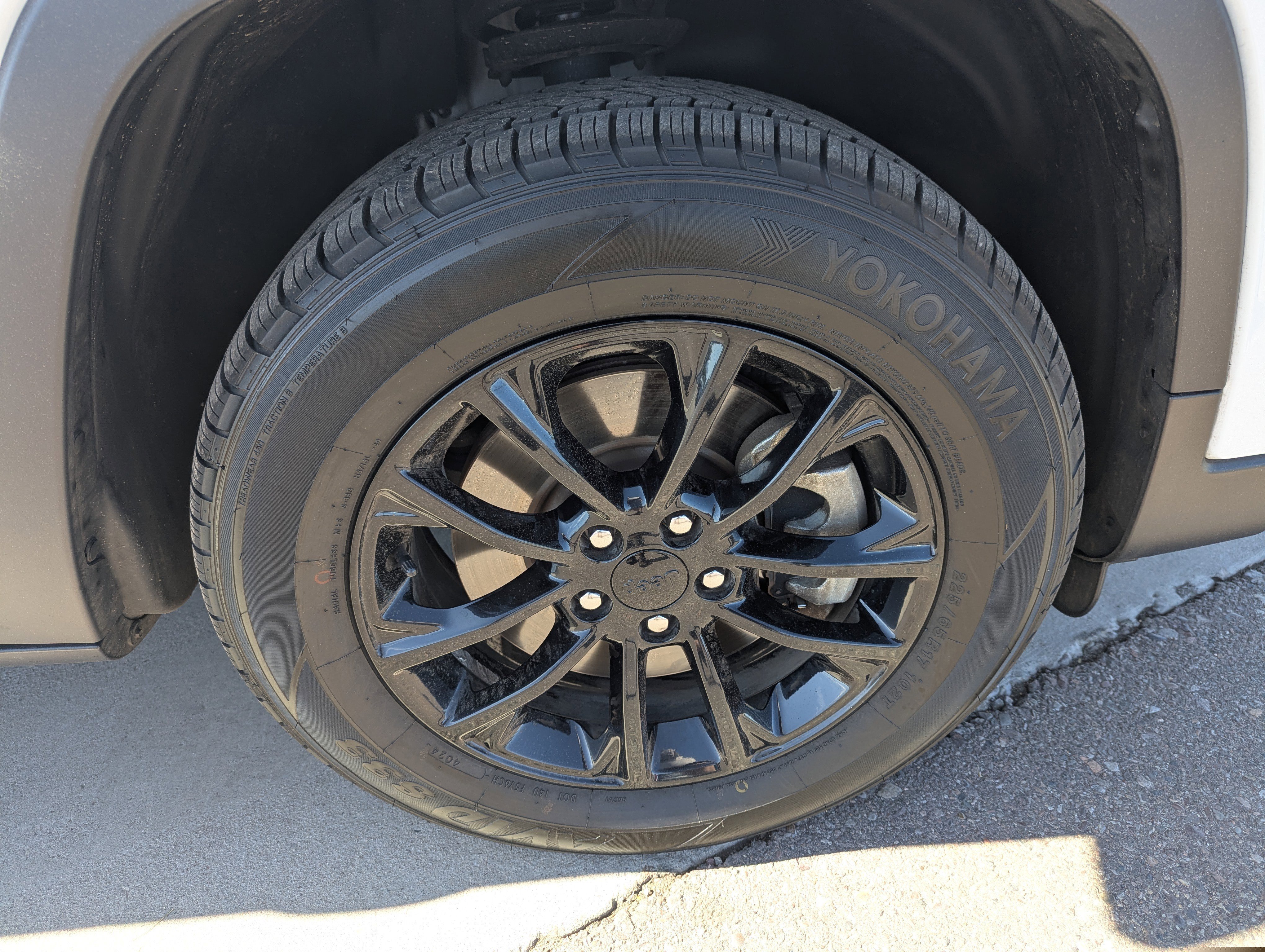 Used 2023 Jeep Cherokee Altitude Lux image 10