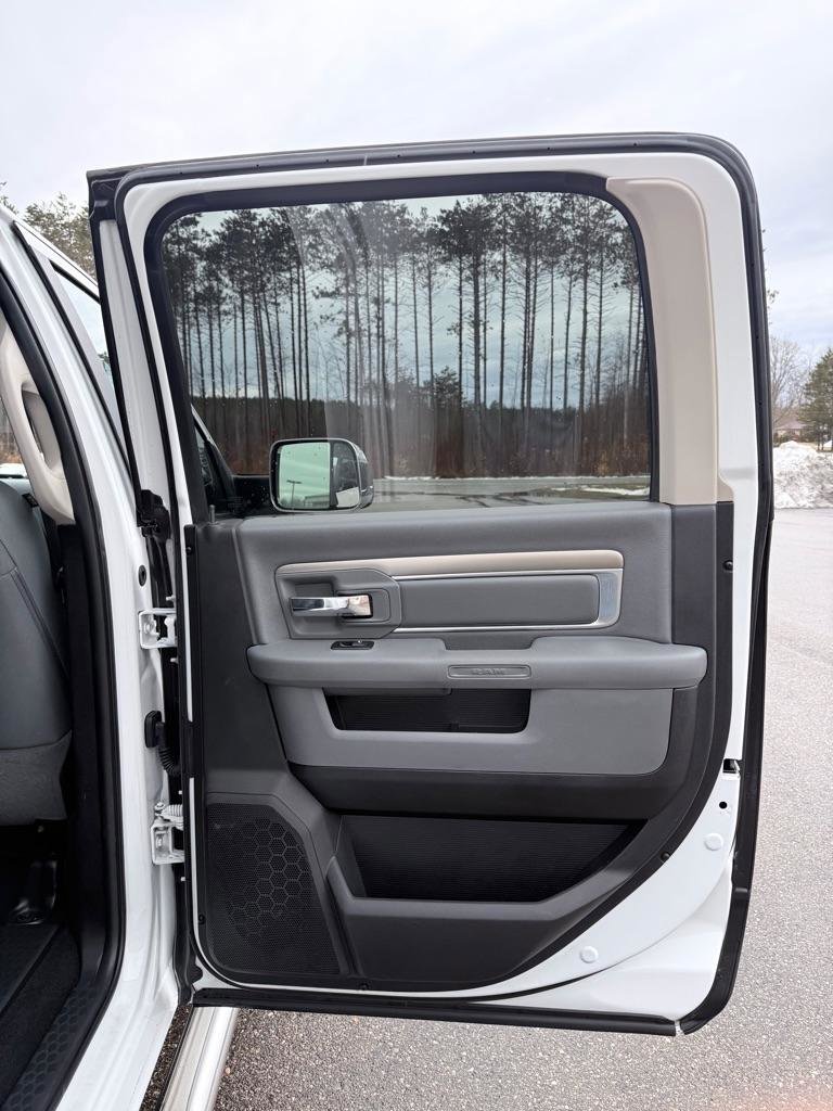 Used 2017 RAM 2500 SLT image 18