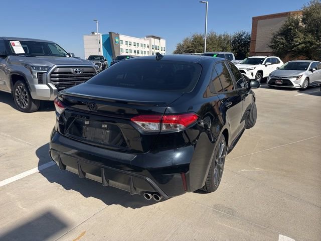 Used 2023 Toyota Corolla SE w/ SE Premium Package image 3