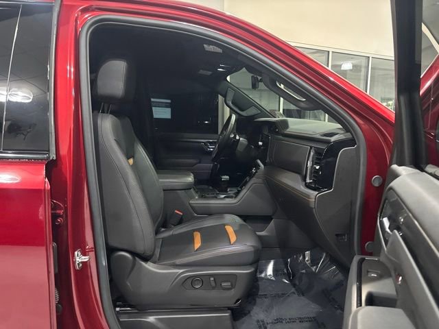 Used 2025 GMC Sierra 1500 AT4 w/ AT4 Premium Package AWD/4WD image 38