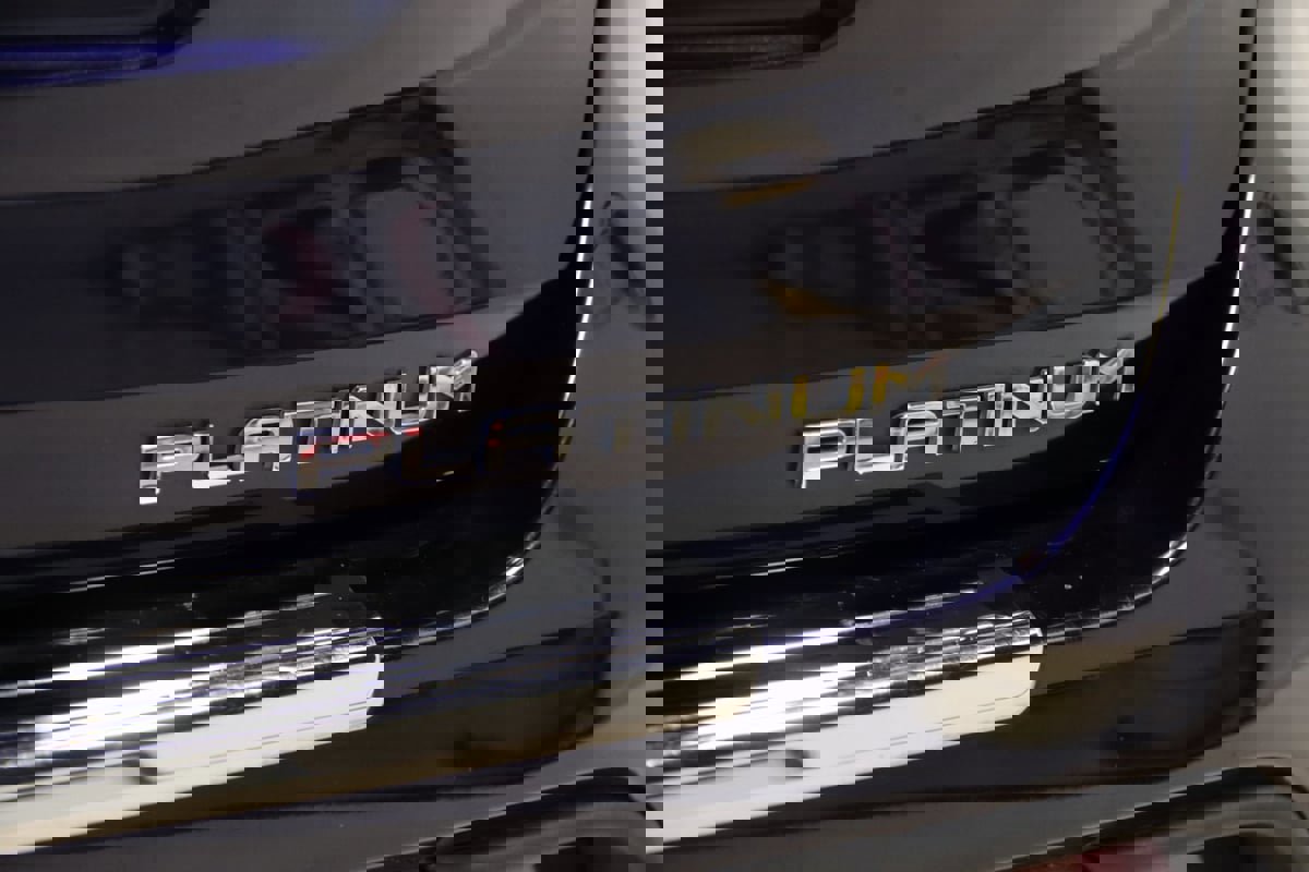 Used 2021 Toyota Highlander Platinum image 15