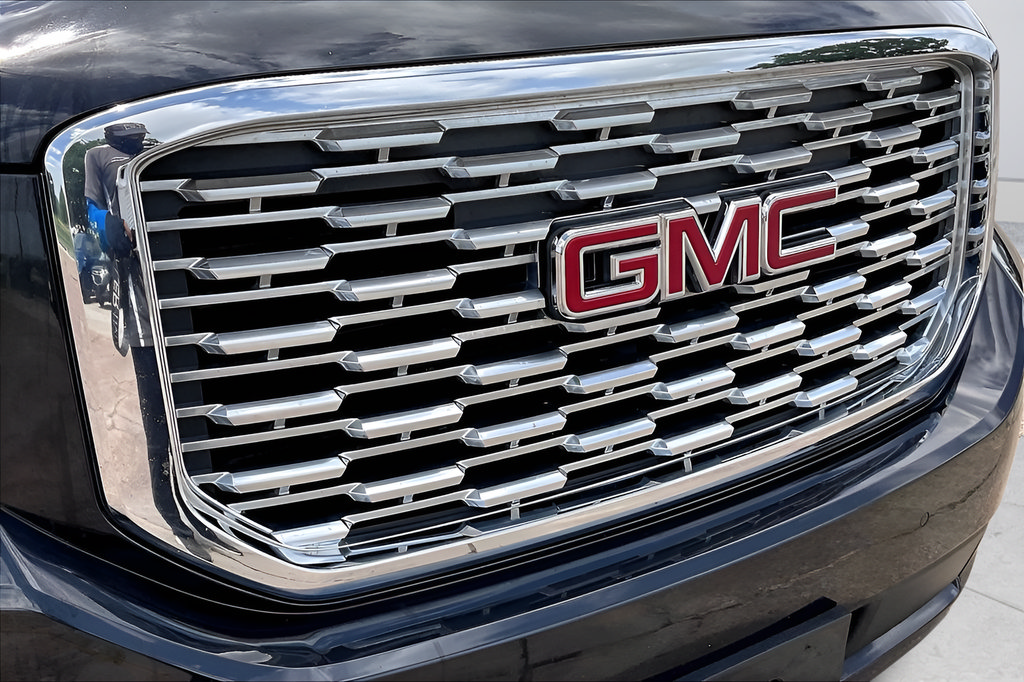 Used 2020 GMC Yukon Denali w/ Denali Ultimate Package RWD image 34