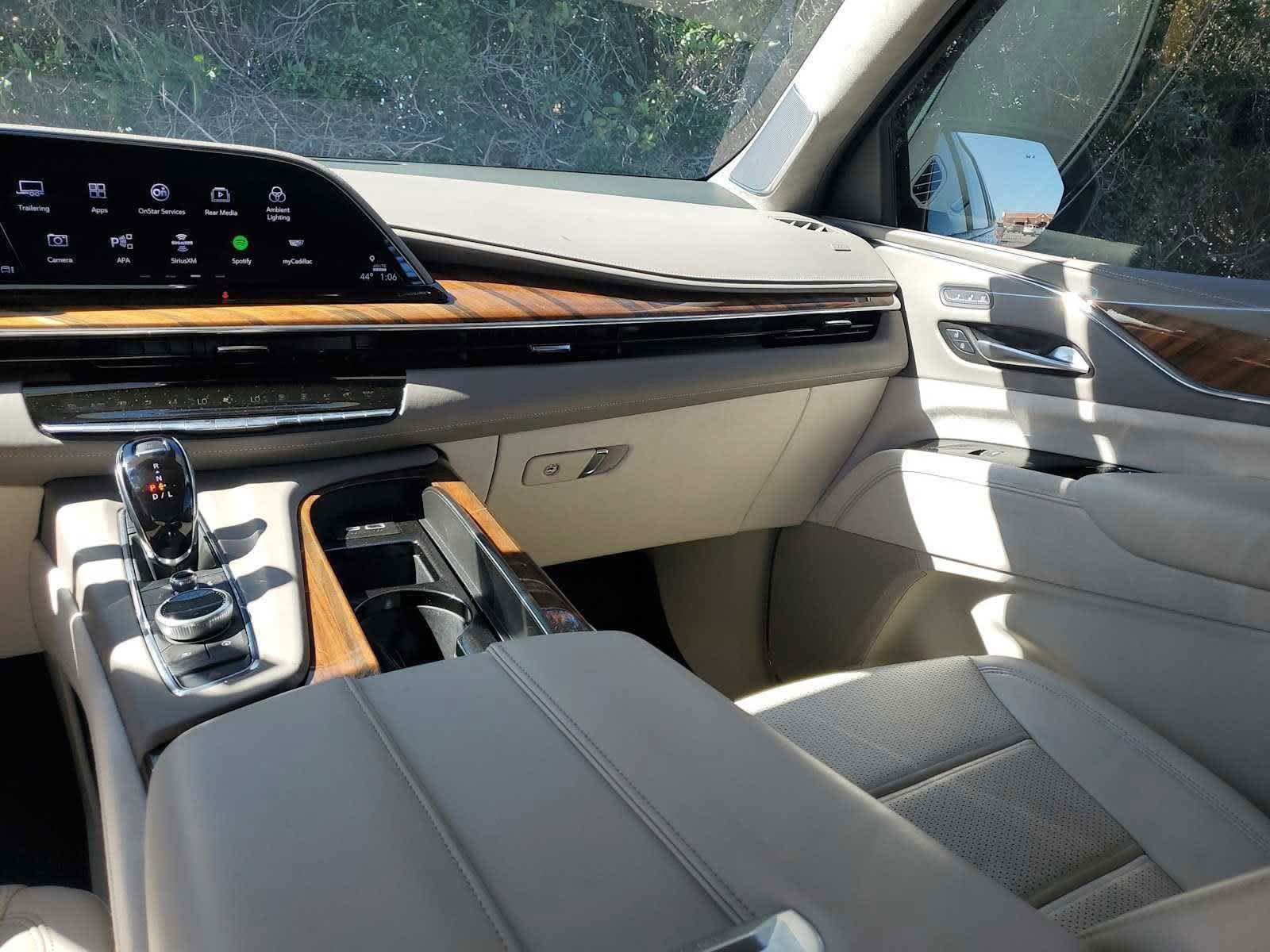 Certified 2024 Cadillac Escalade Sport Platinum w/ LPO, ONYX Package image 17