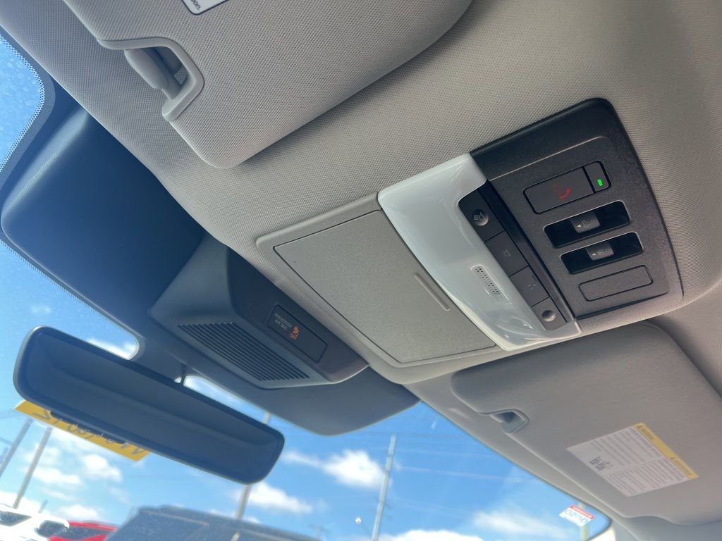 Used 2025 Nissan Pathfinder SL w/ SL Premium Package image 23