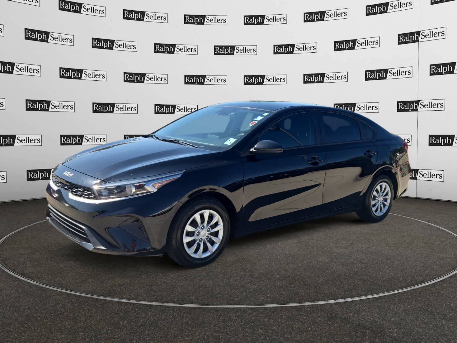 Used 2024 Kia Forte LX FWD image 2