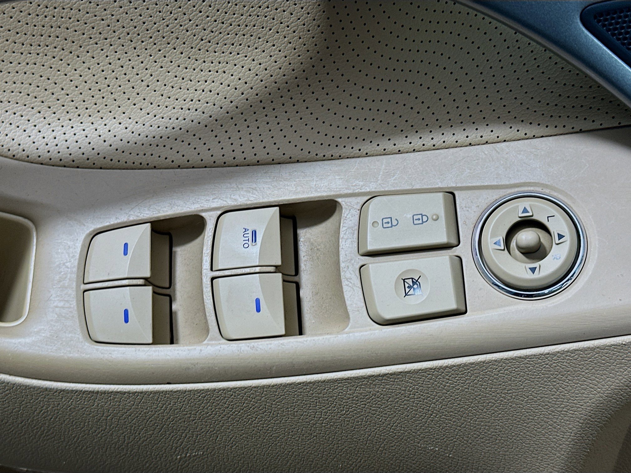 Used 2012 Hyundai Elantra Limited w/ Technology Pkg 5 FWD image 15