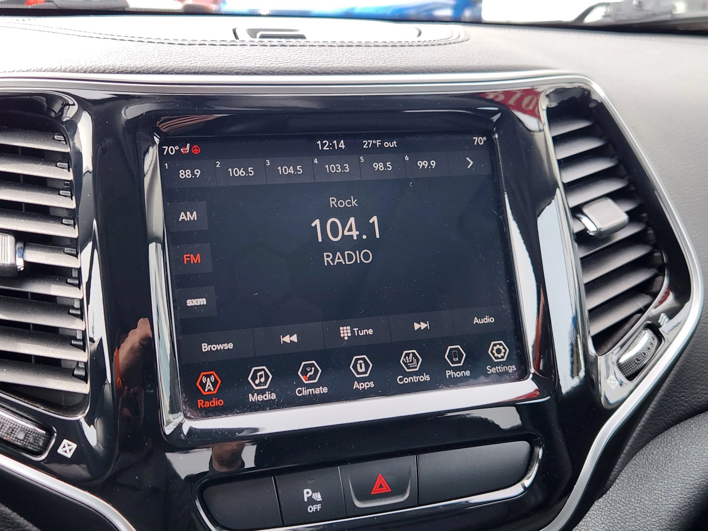 Used 2019 Jeep Cherokee Limited AWD/4WD image 35