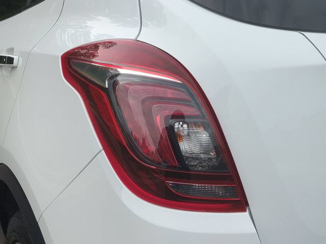 Used 2019 Buick Encore Preferred AWD/4WD image 21