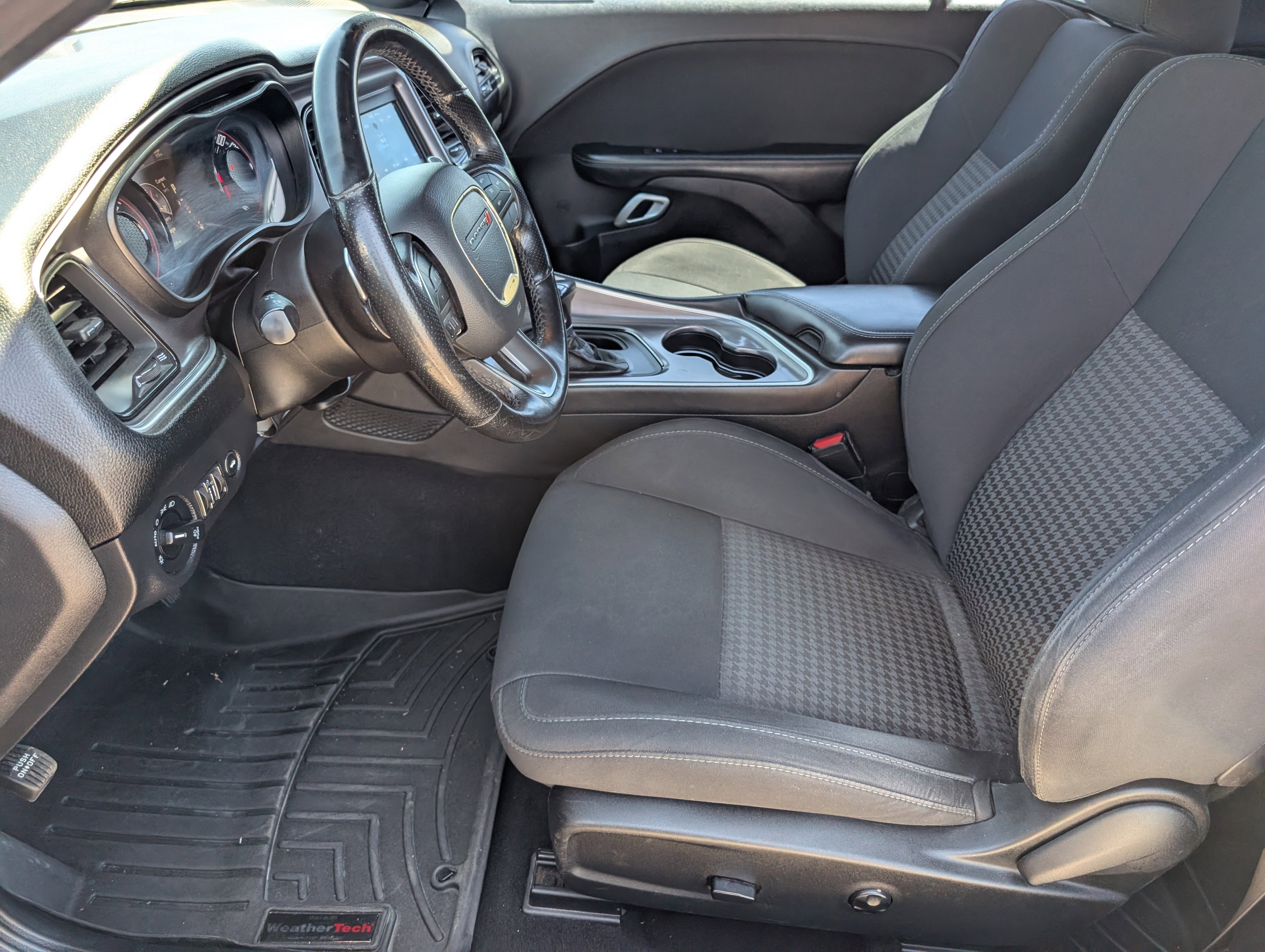 Used 2019 Dodge Challenger R/T w/ Driver Convenience Group RWD image 6