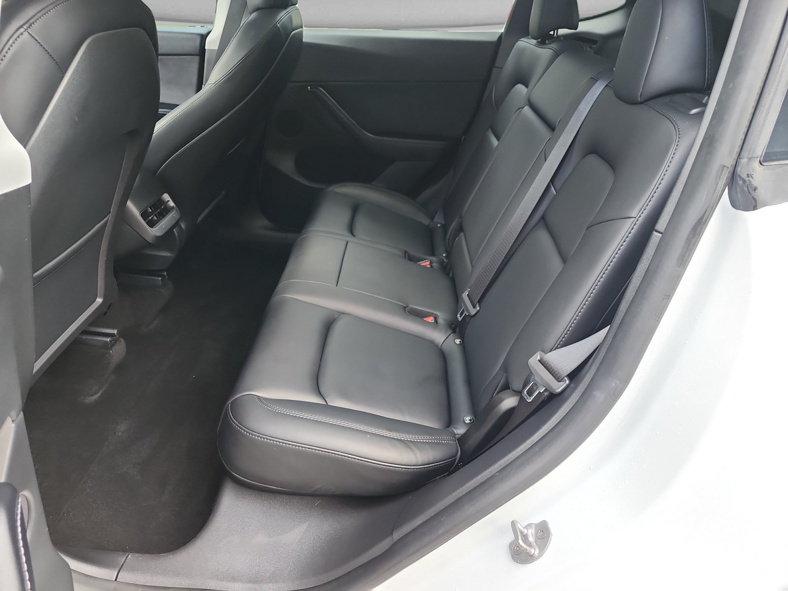Used 2022 Tesla Model Y Long Range AWD/4WD image 14