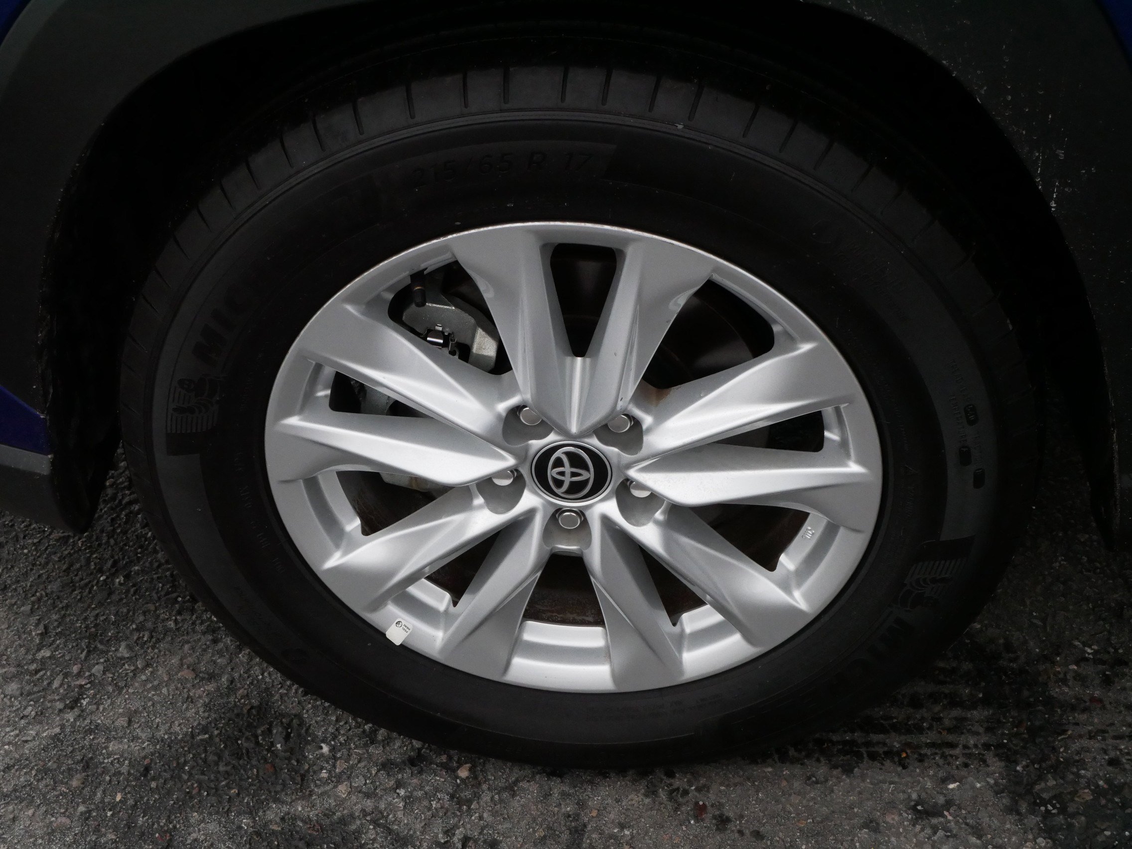 Certified 2024 Toyota Corolla Cross LE image 15