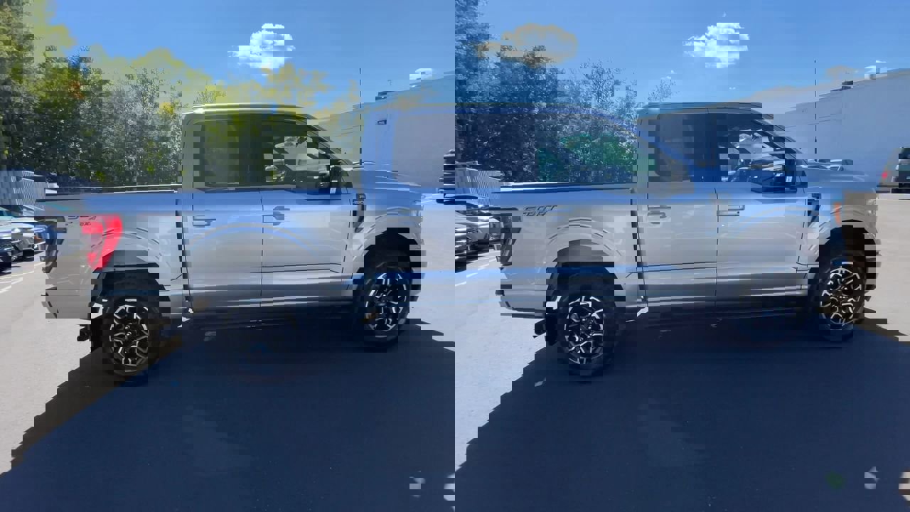 Used 2021 Ford F150 XLT w/ Equipment Group 302A High image 9