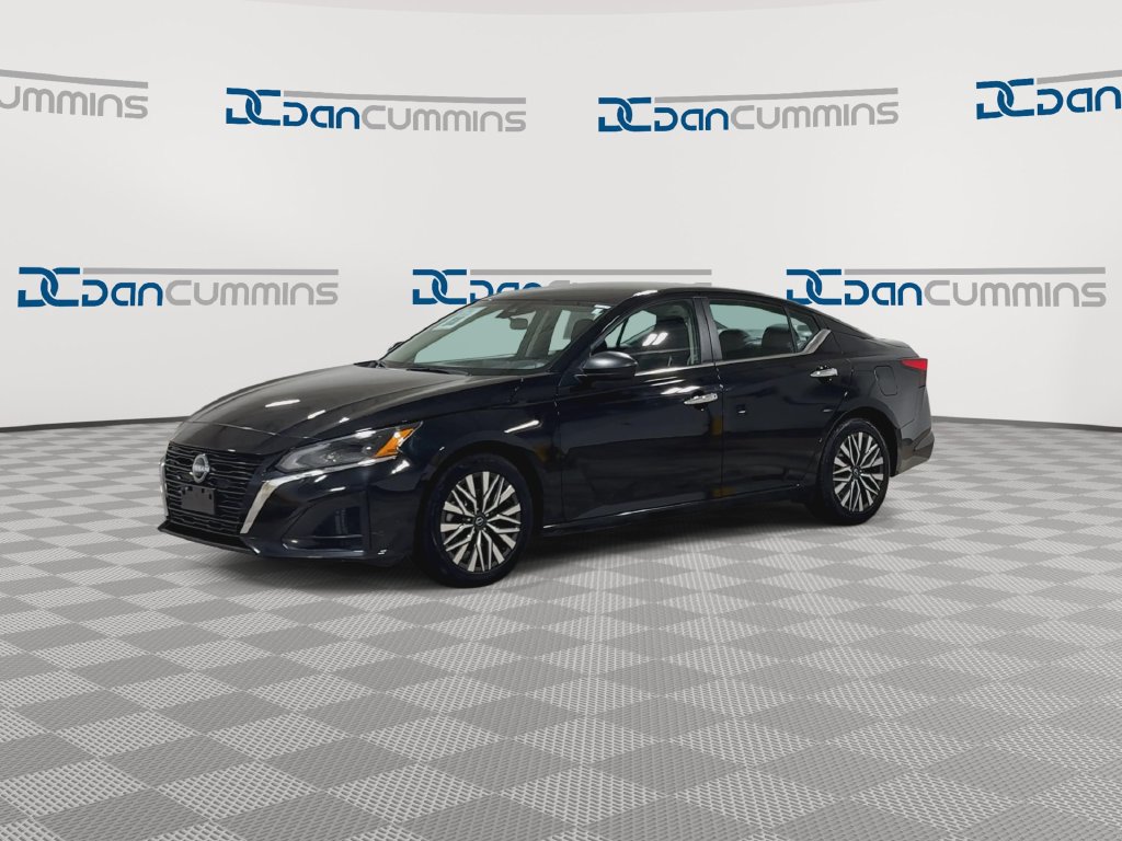Used 2025 Nissan Altima 2.5 SV FWD image 4