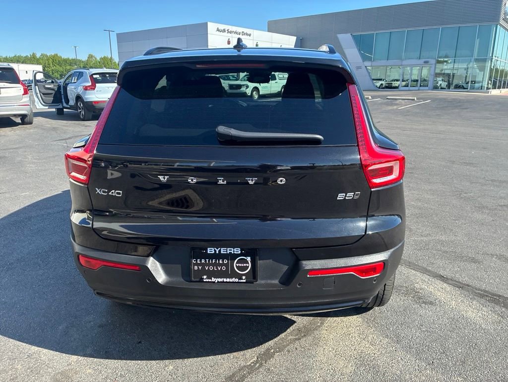 Certified 2026 Volvo XC40 B5 Plus AWD/4WD image 4
