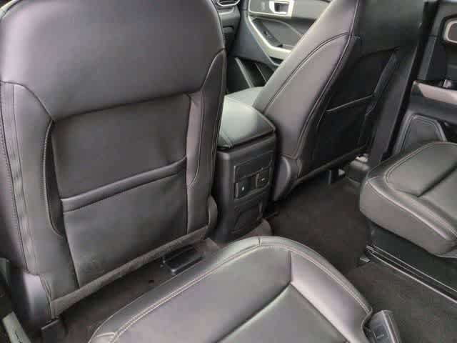 Used 2023 Ford Explorer XLT w/ Equipment Group 202A AWD/4WD image 18