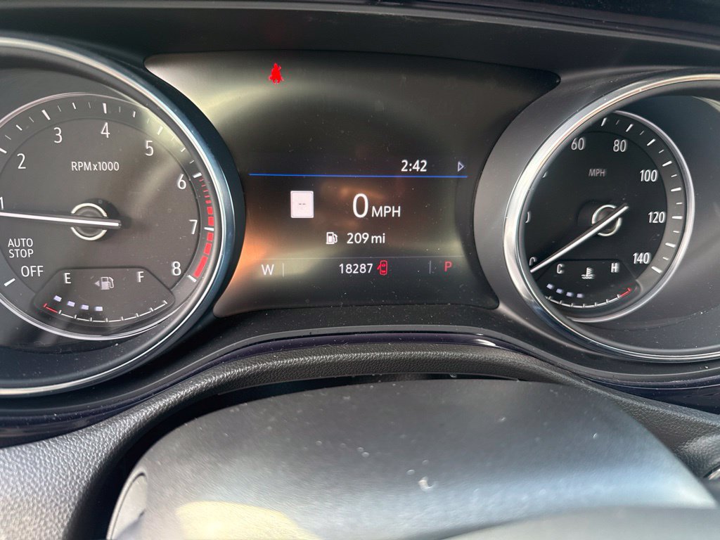 Used 2022 Buick Encore GX Essence w/ Advanced Technology Package FWD image 5