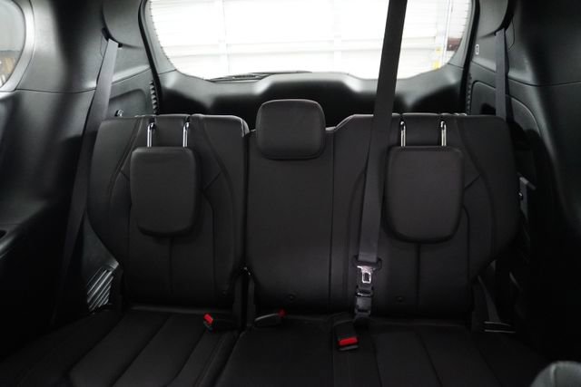 Used 2020 Chrysler Pacifica Touring-L image 38