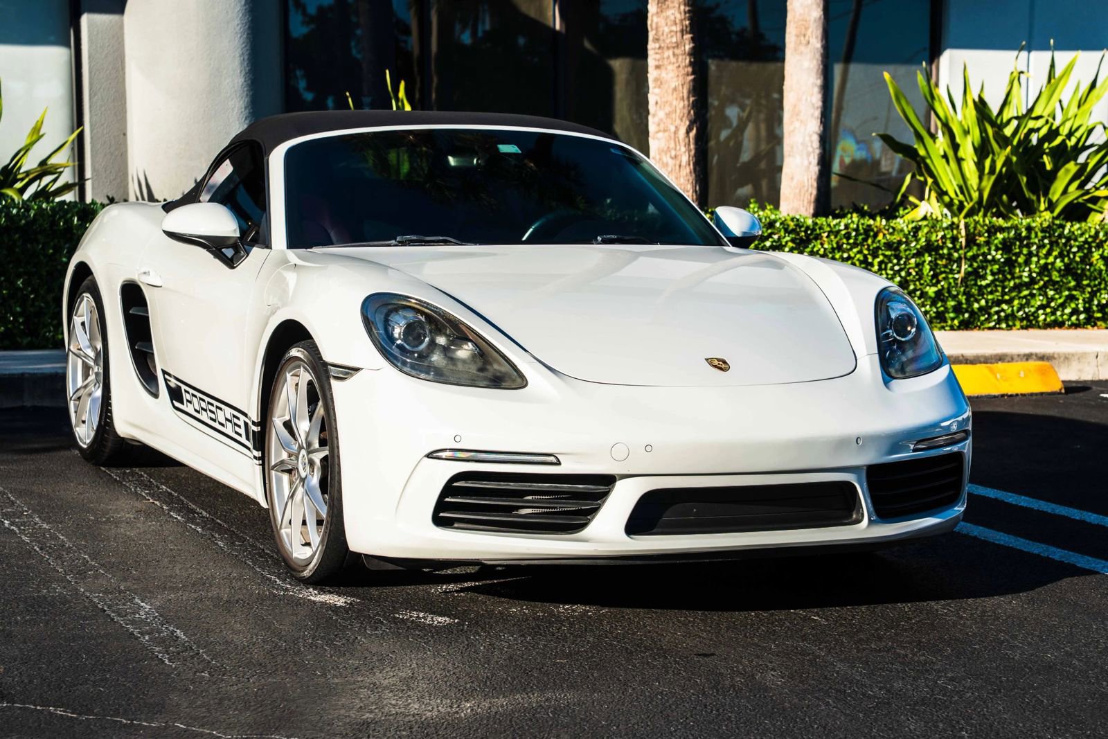 Used 2017 Porsche 718 Boxster RWD image 11