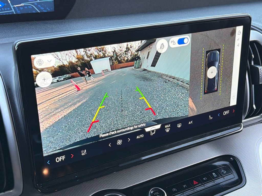 Used 2025 Ford Expedition Active image 9