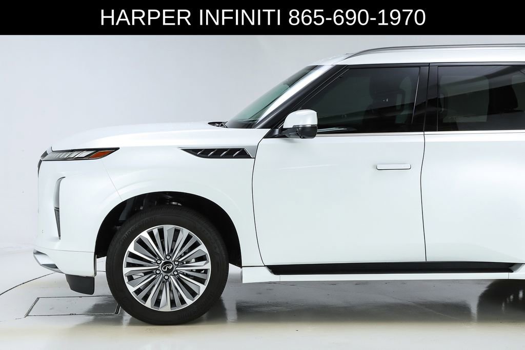 Used 2025 INFINITI QX80 Sensory AWD/4WD image 3
