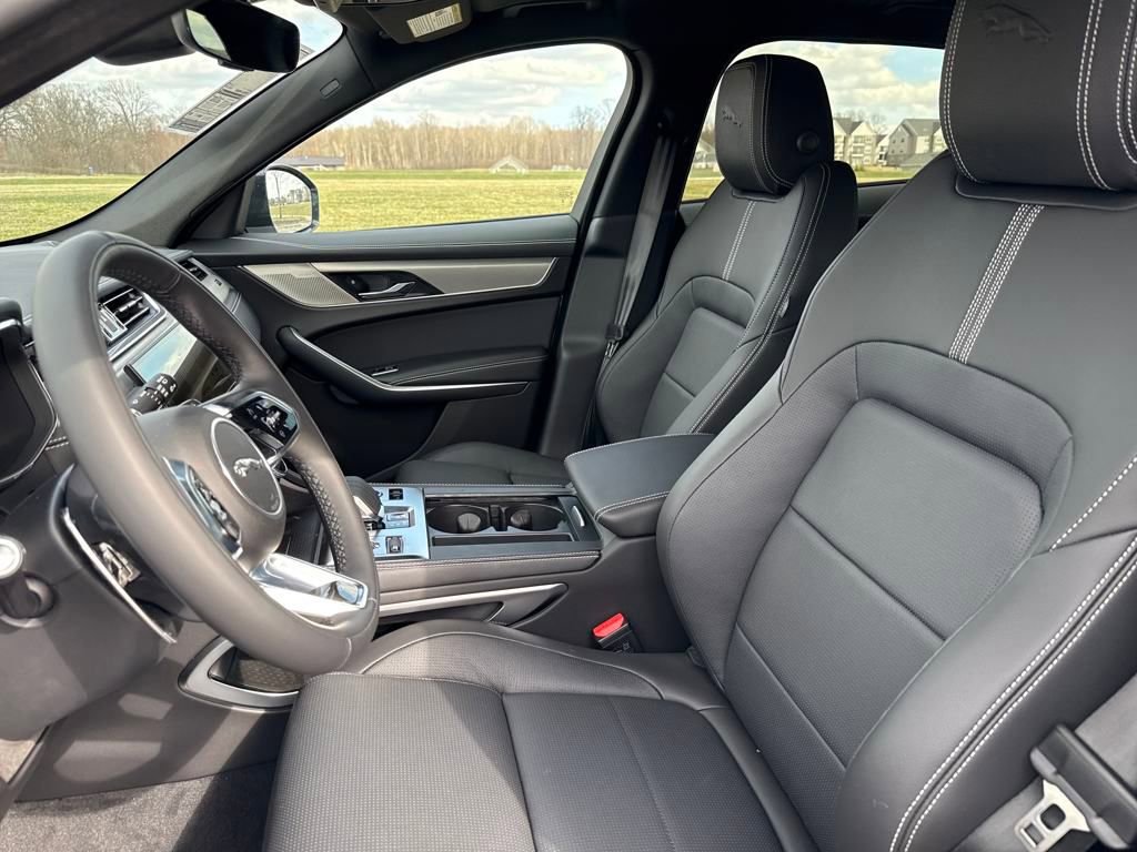 Used 2026 Jaguar F-PACE R-Dynamic S image 12