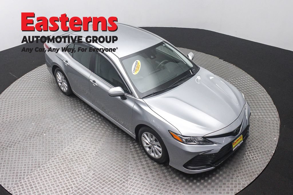 Used 2021 Toyota Camry LE FWD image 3
