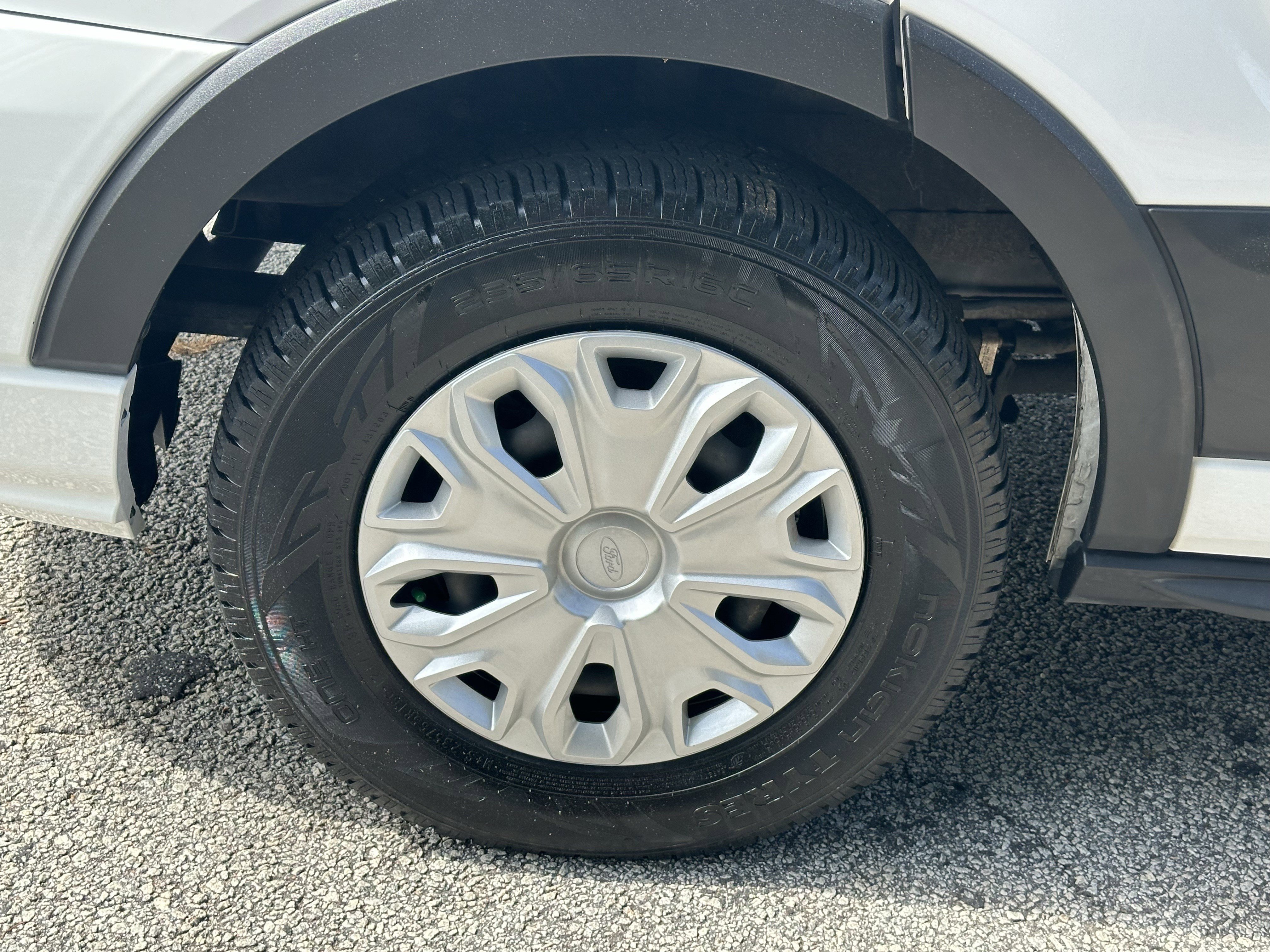 Used 2023 Ford Transit 350 XLT RWD image 14