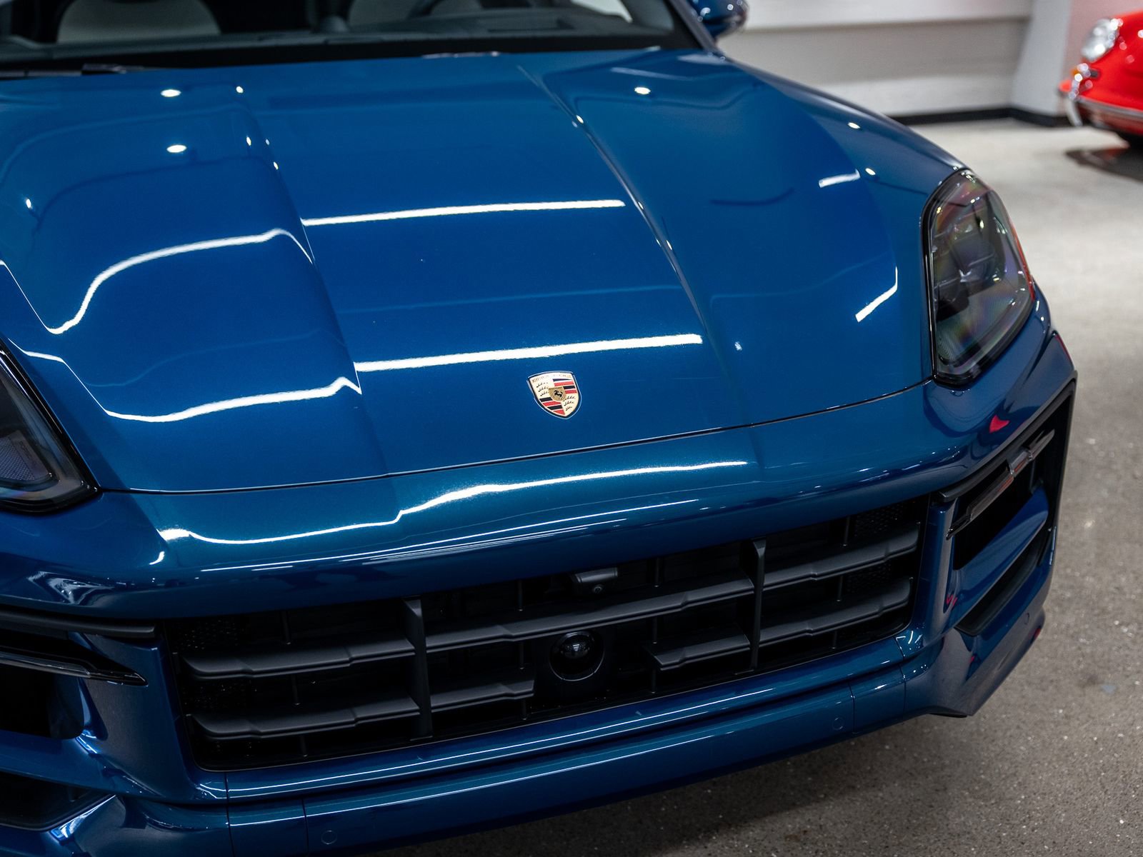 New 2025 Porsche Cayenne Coupe AWD/4WD image 13