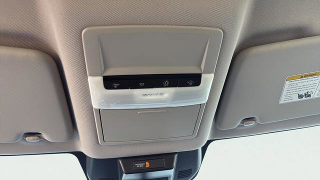 Used 2025 Nissan Rogue S image 9