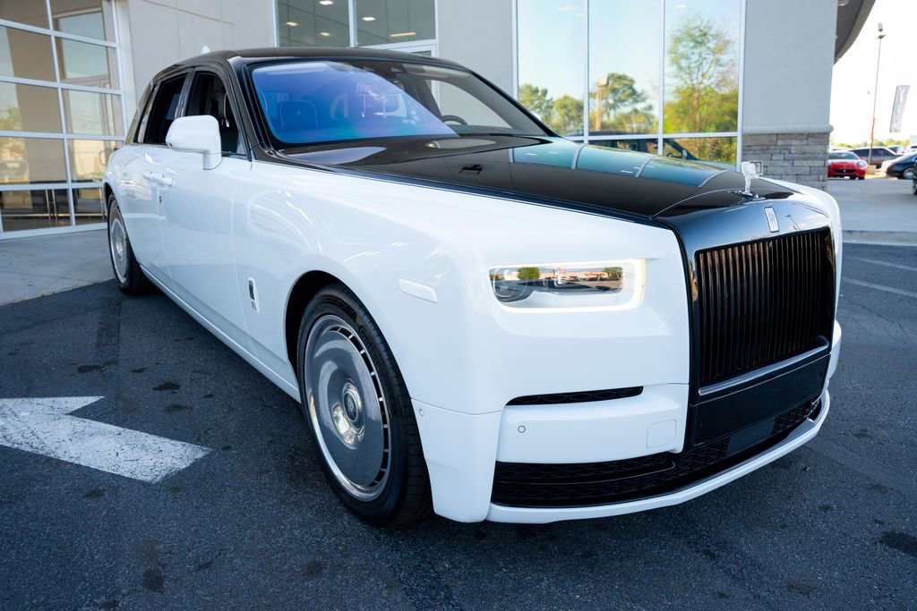 Used 2019 Rolls-Royce Phantom Sedan image 4