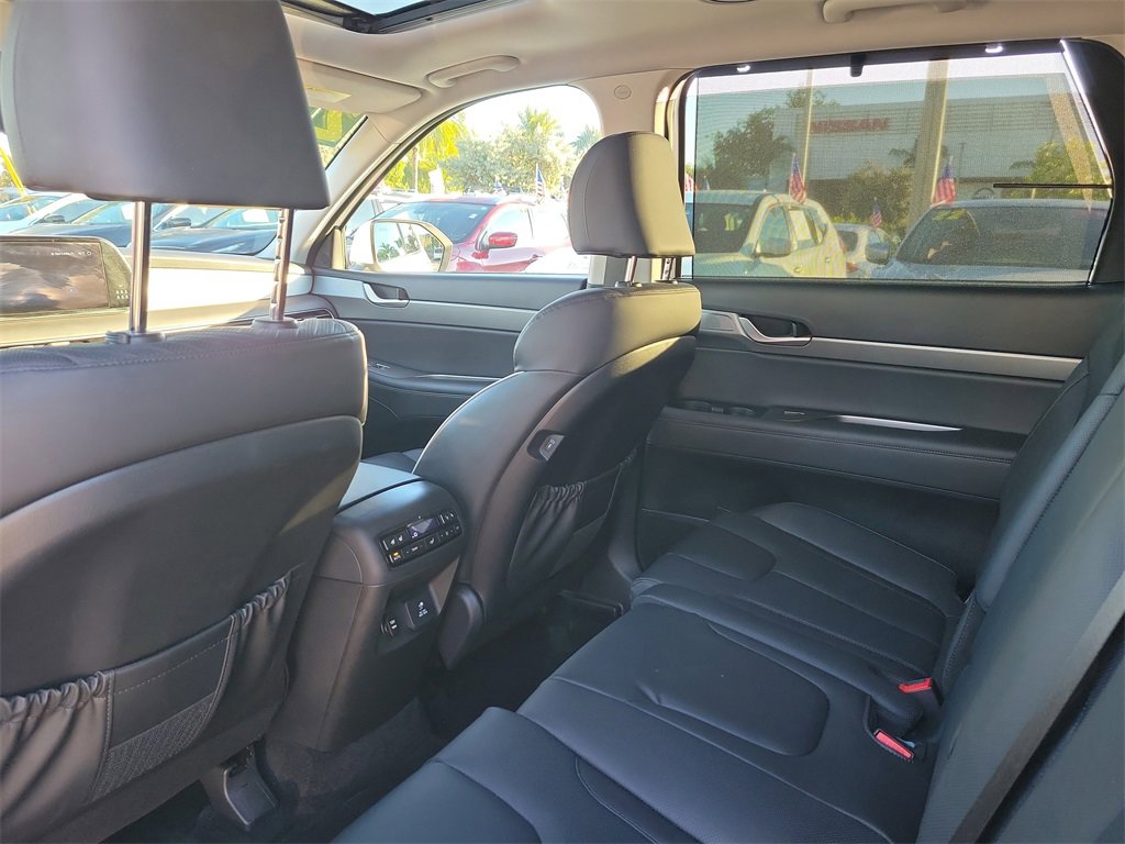 Used 2023 Hyundai Palisade SEL image 8