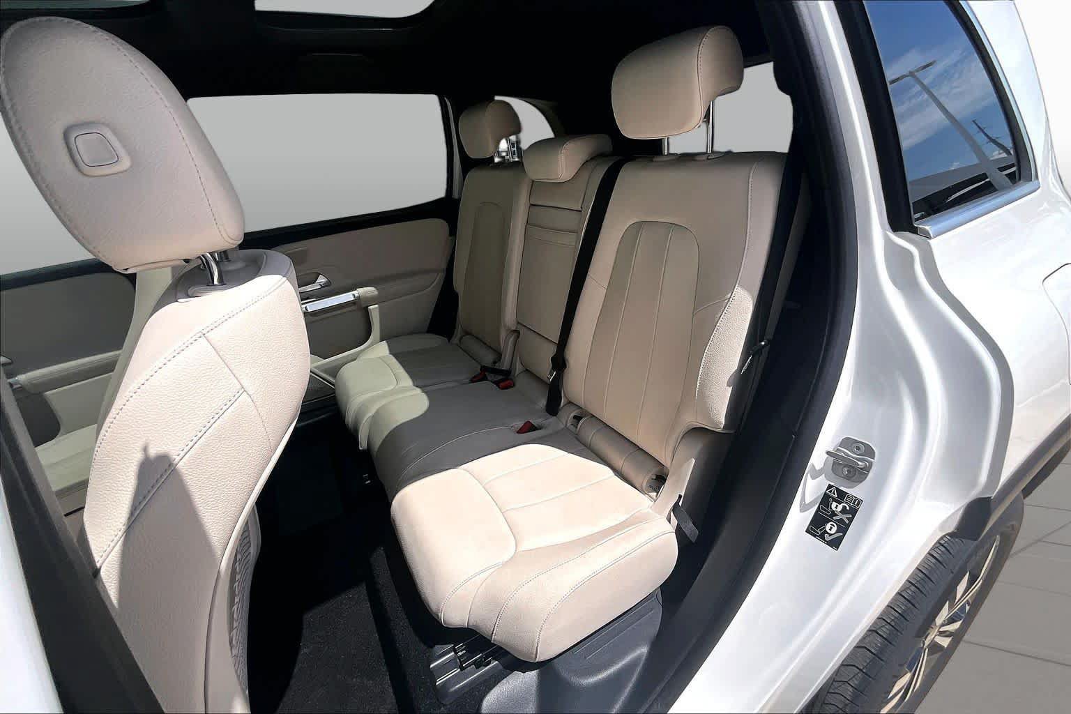 Used 2025 Mercedes-Benz GLB 250 image 21