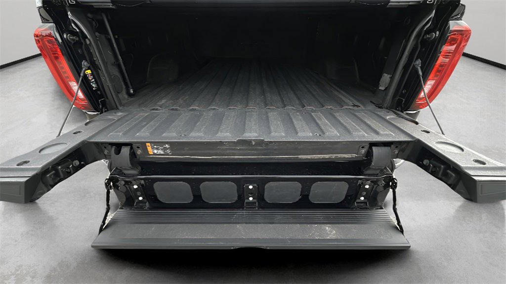 Used 2022 GMC Sierra 2500 AT4 image 35