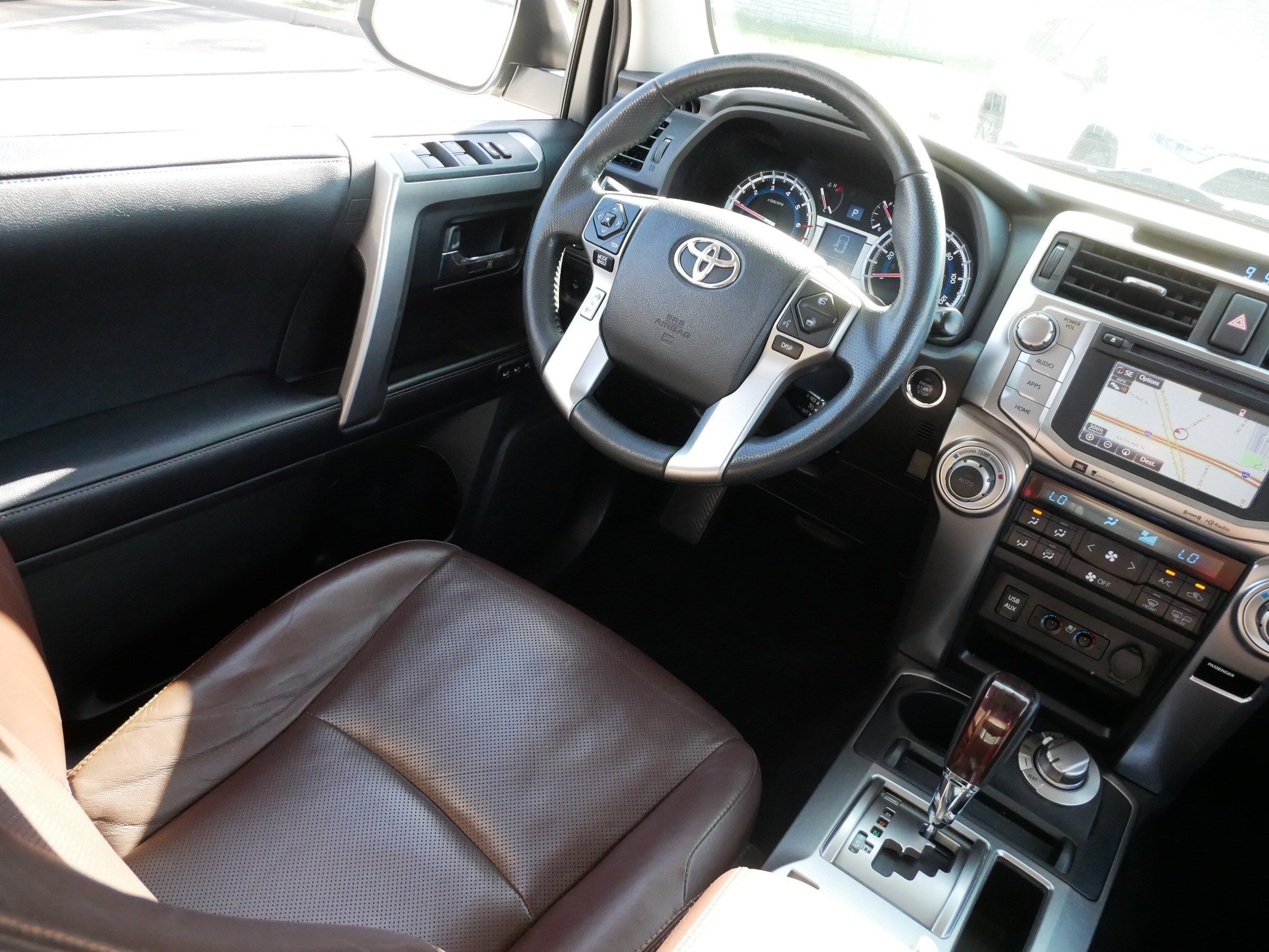 Used 2018 Toyota 4Runner Limited AWD/4WD image 9