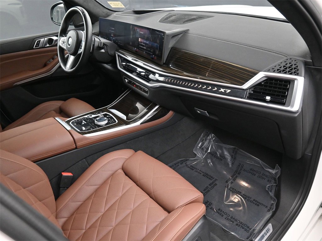 Used 2023 BMW X7 xDrive40i w/ Executive Package image 11