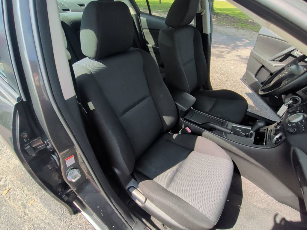 Used 2011 MAZDA MAZDA3 i Touring FWD image 20