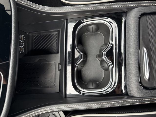 Used 2025 Chrysler Pacifica Limited image 41