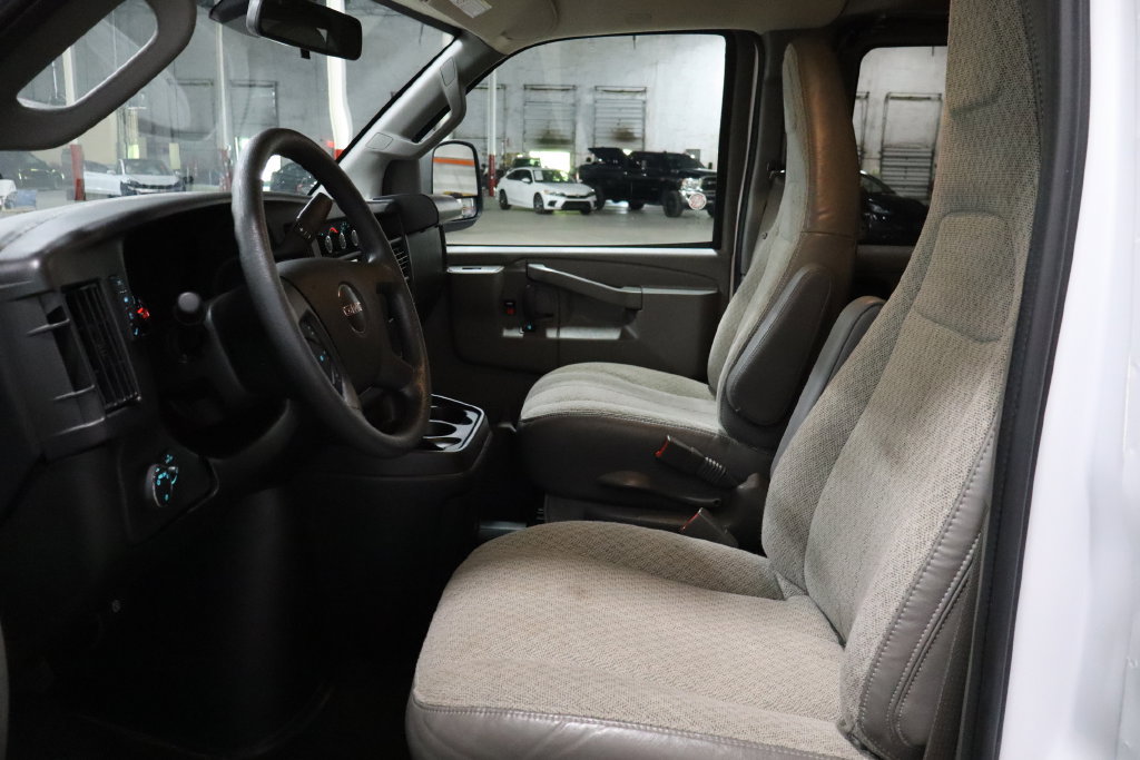 Used 2025 GMC Savana 3500 LT w/ LT Preferred Equipment Group RWD image 7