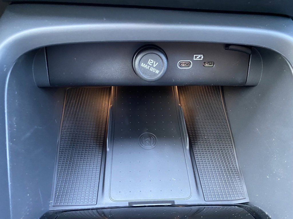 New 2023 Volvo C40 P8 Recharge Plus w/ Climate Package image 27