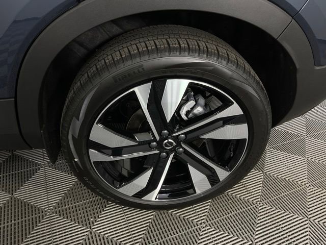 New 2026 Volvo XC40 B5 Ultra w/ Protection Package Premier image 40