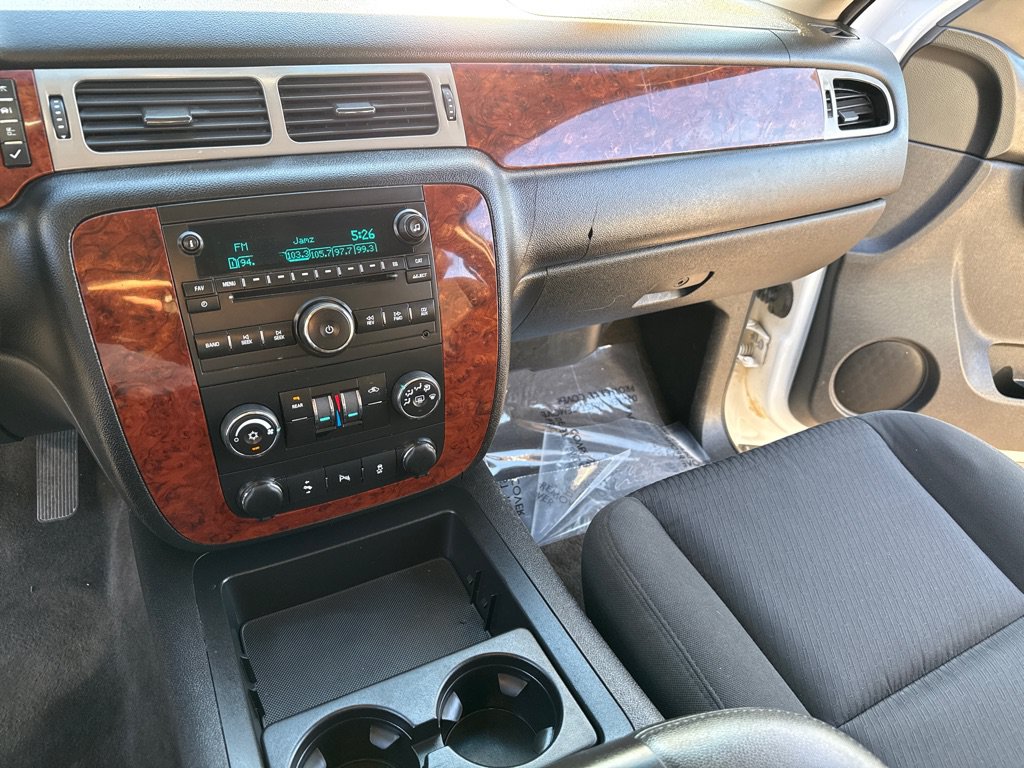 Used 2014 Chevrolet Suburban LS RWD image 14