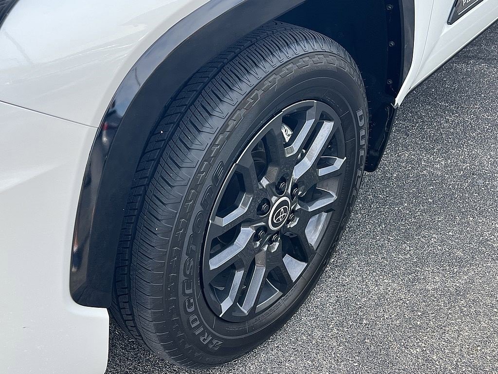 Used 2024 Toyota Sequoia Platinum image 9