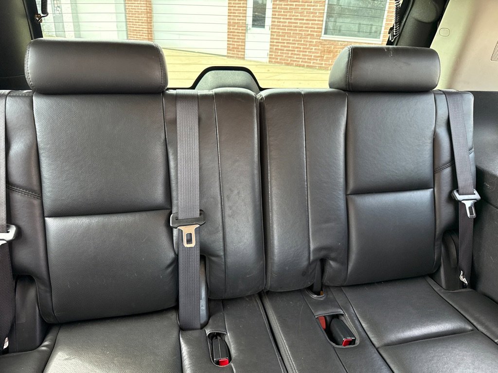 Used 2010 Cadillac Escalade AWD image 15