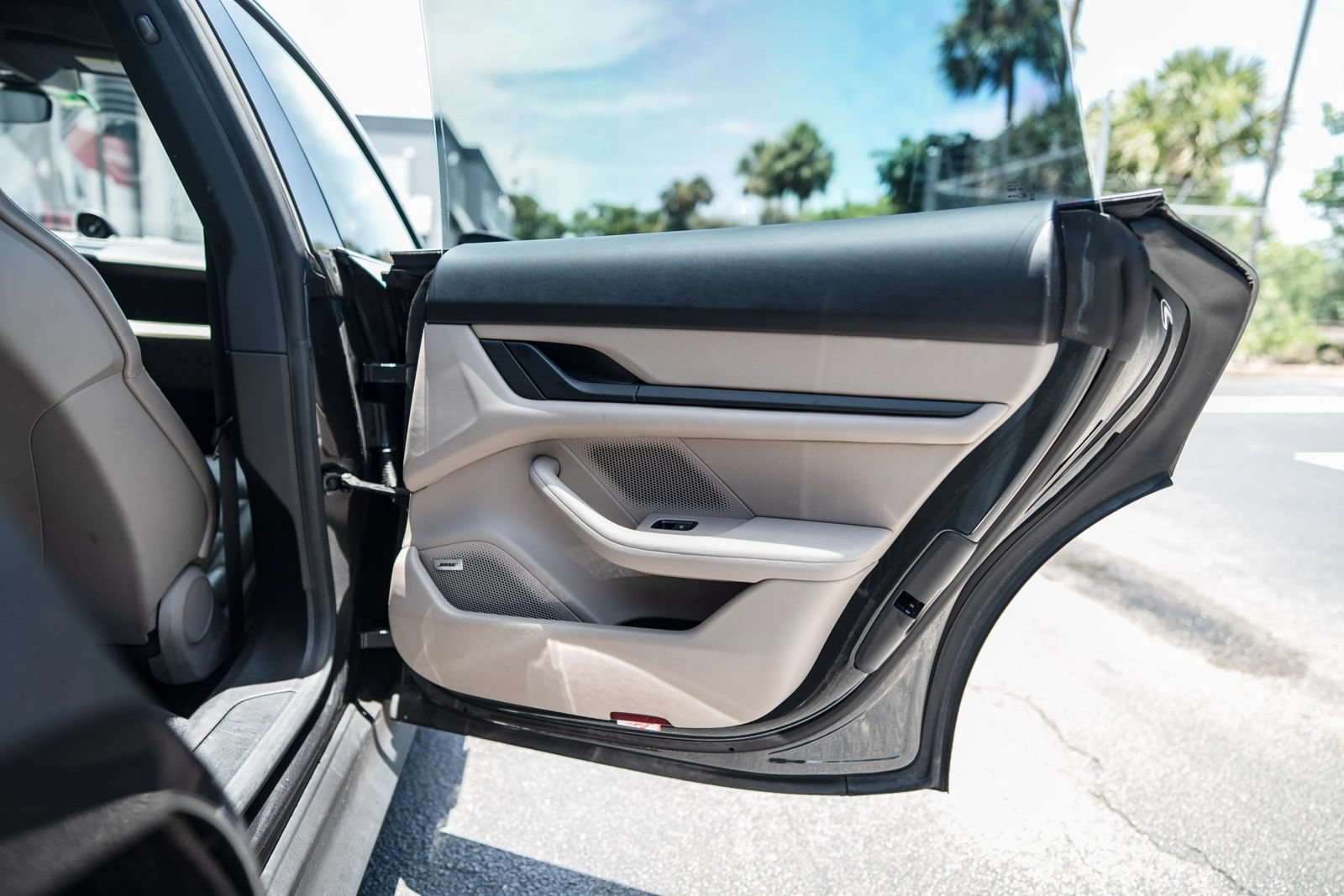 Used 2021 Porsche Taycan RWD image 25